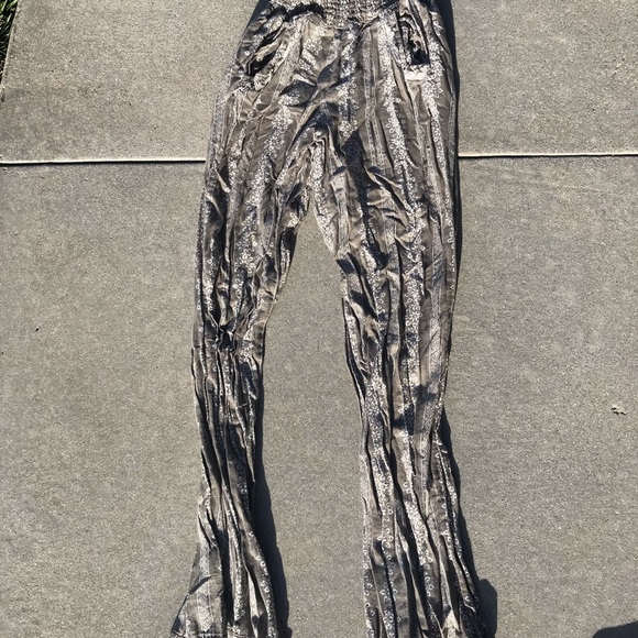 loose pattern flowy pants - Picture 3 of 5